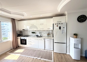 Затишна мебльована квартира 2+1 в доглянутому житловому комплексі