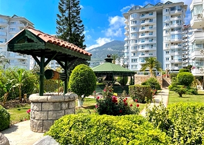 Затишна мебльована квартира 2+1 в доглянутому житловому комплексі