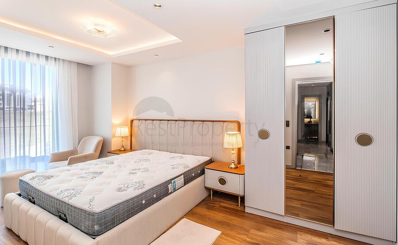 Сучасна вілла 3+1 з терасою і розвиненою інфраструктурою в районі Каргиджак