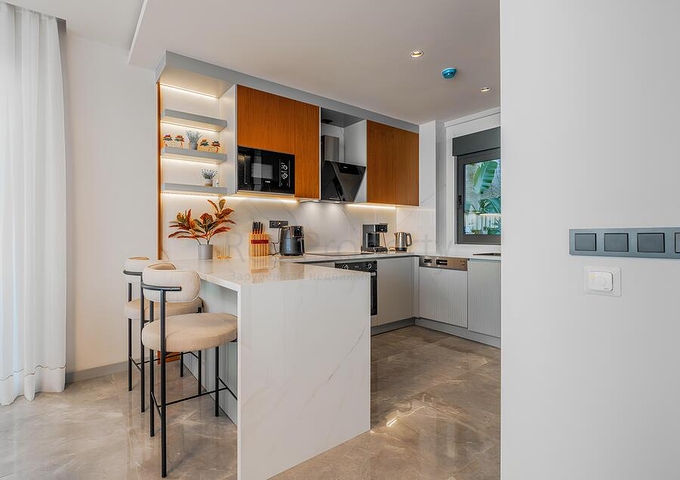 Сучасна вілла 3+1 з терасою і розвиненою інфраструктурою в районі Каргиджак