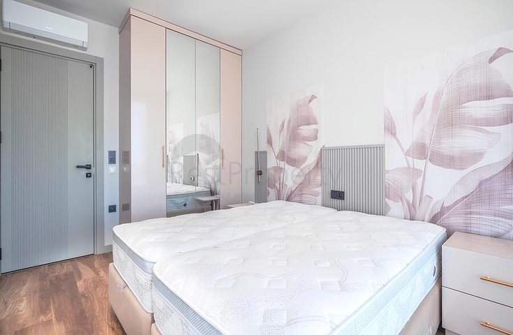 Сучасна вілла 3+1 з терасою і розвиненою інфраструктурою в районі Каргиджак