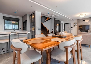 Сучасна вілла 3+1 з терасою і розвиненою інфраструктурою в районі Каргиджак