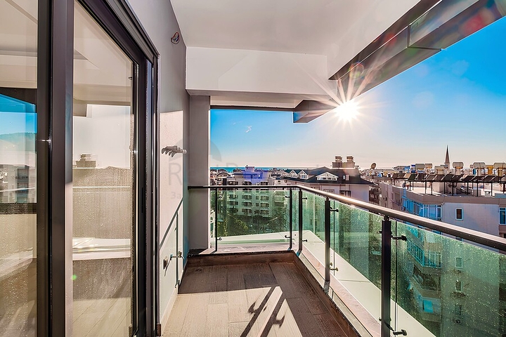 Сучасний пентхаус 2 + 1 в престижній частині Аланії